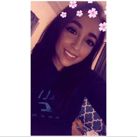 Meet your Posher, Jennifer - Picture 1 of 1